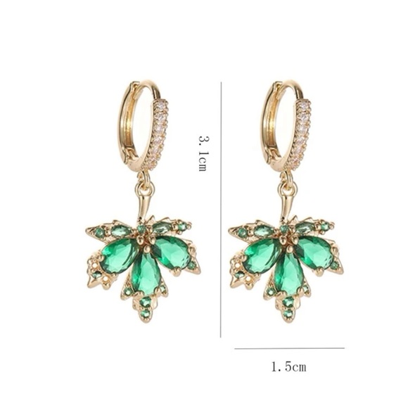 🍁 Leaf Earrings 🍁 - Picture 3 of 5